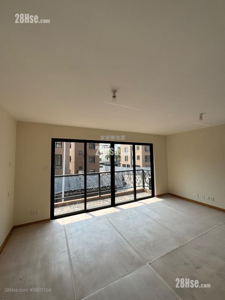 村屋 售盘 4 房 , 5+ 浴室 2,100 平方尺