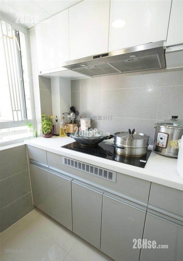 龍蟠苑 售盤 2 房 , 1 浴室 426 平方呎