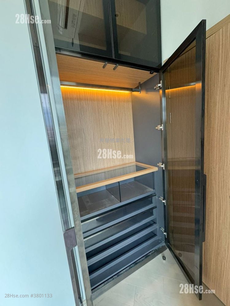 The Vantage Sell 2 Bedrooms , 1 Bathroom 381 ft²