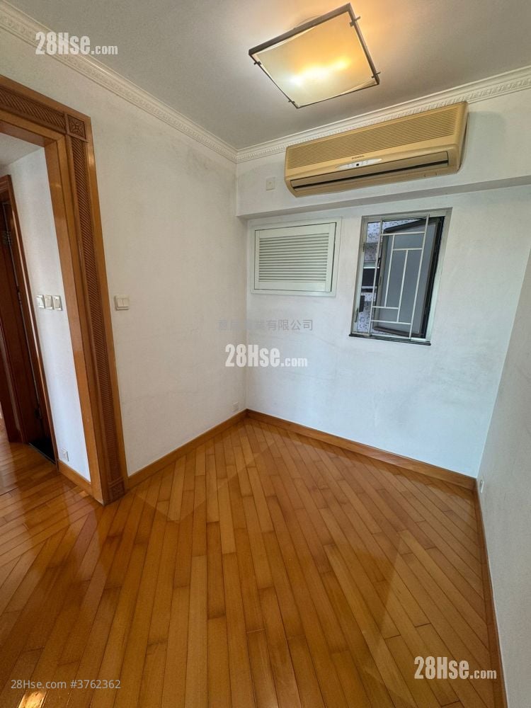 Yoho Town Sell 2 Bedrooms , 1 Bathroom 433 ft²