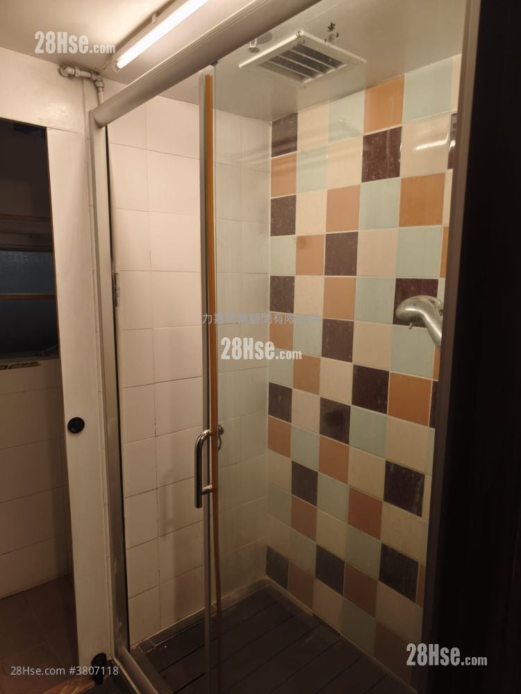 Yan King Court Rental