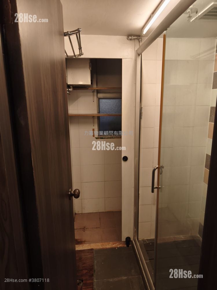 Yan King Court Rental