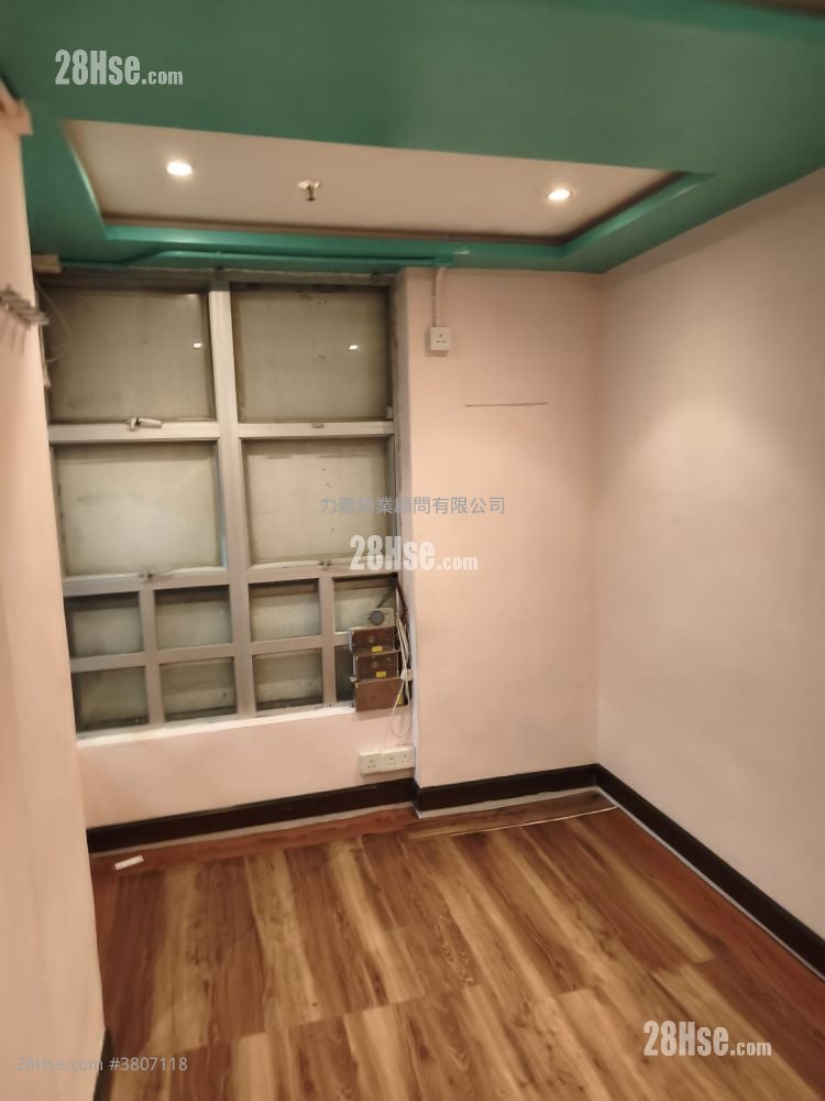 Yan King Court Rental