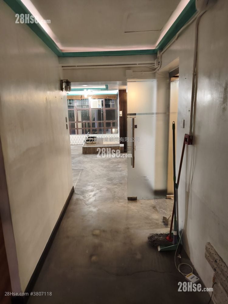 Yan King Court Rental