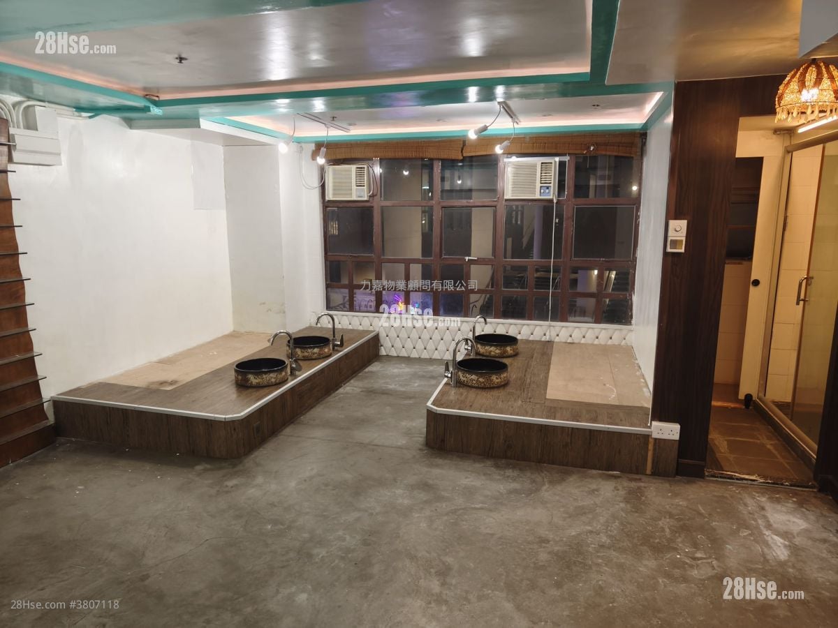 Yan King Court Rental