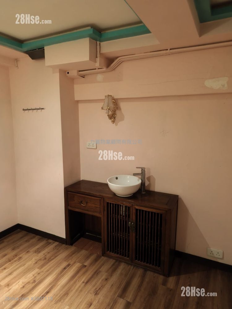 Yan King Court Rental