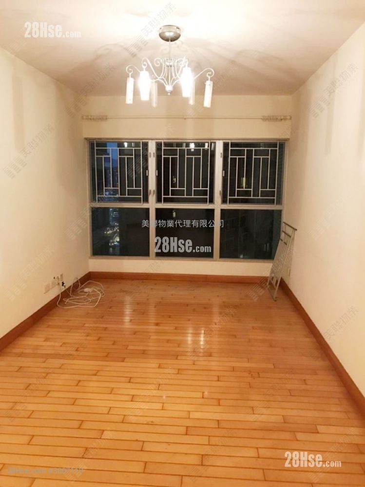 The Waterfront Sell 3 Bedrooms 794 ft²