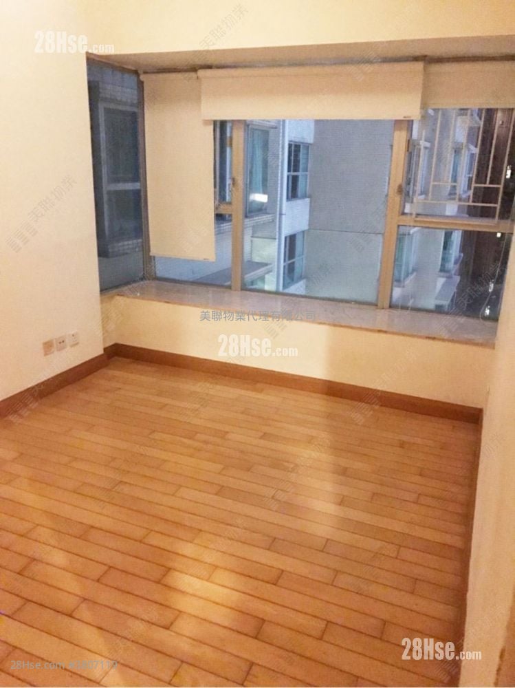 The Waterfront Sell 3 Bedrooms 794 ft²