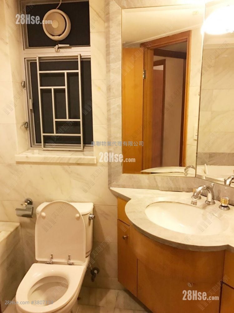 The Waterfront Sell 3 Bedrooms 794 ft²