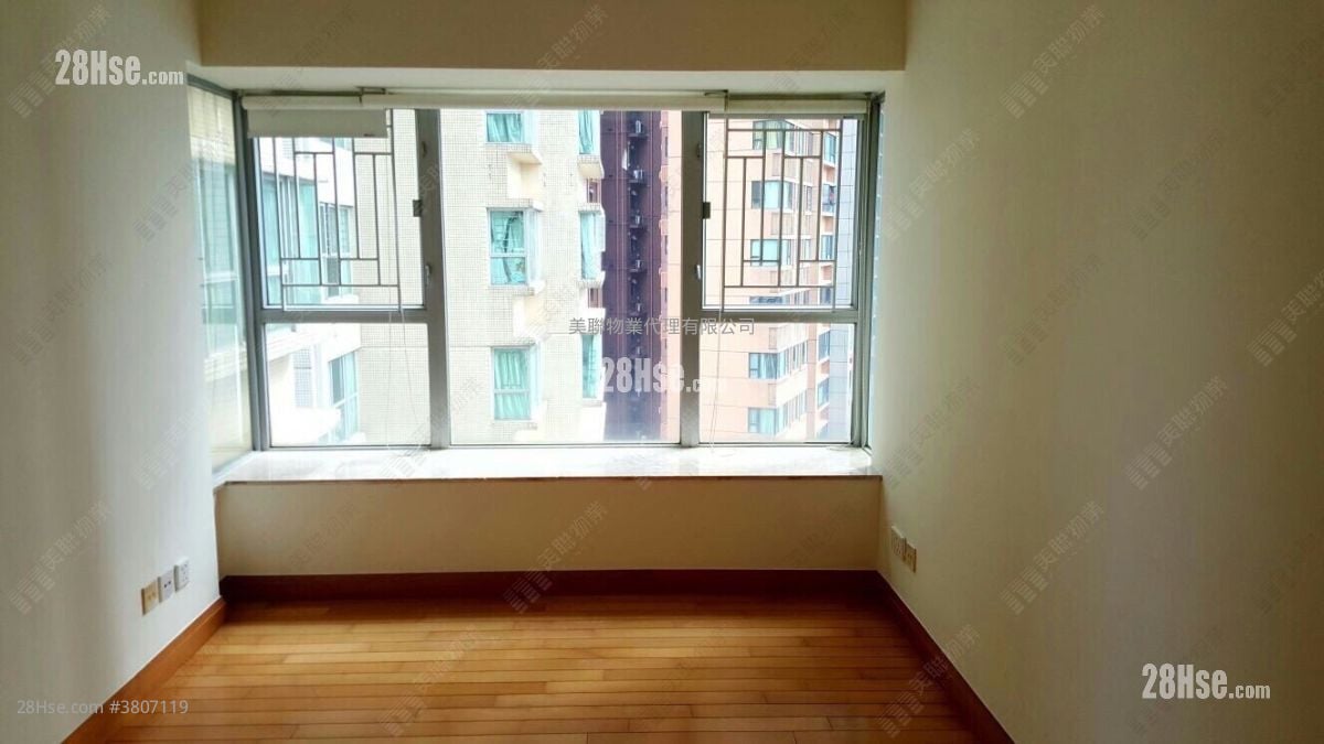 The Waterfront Sell 3 Bedrooms 794 ft²