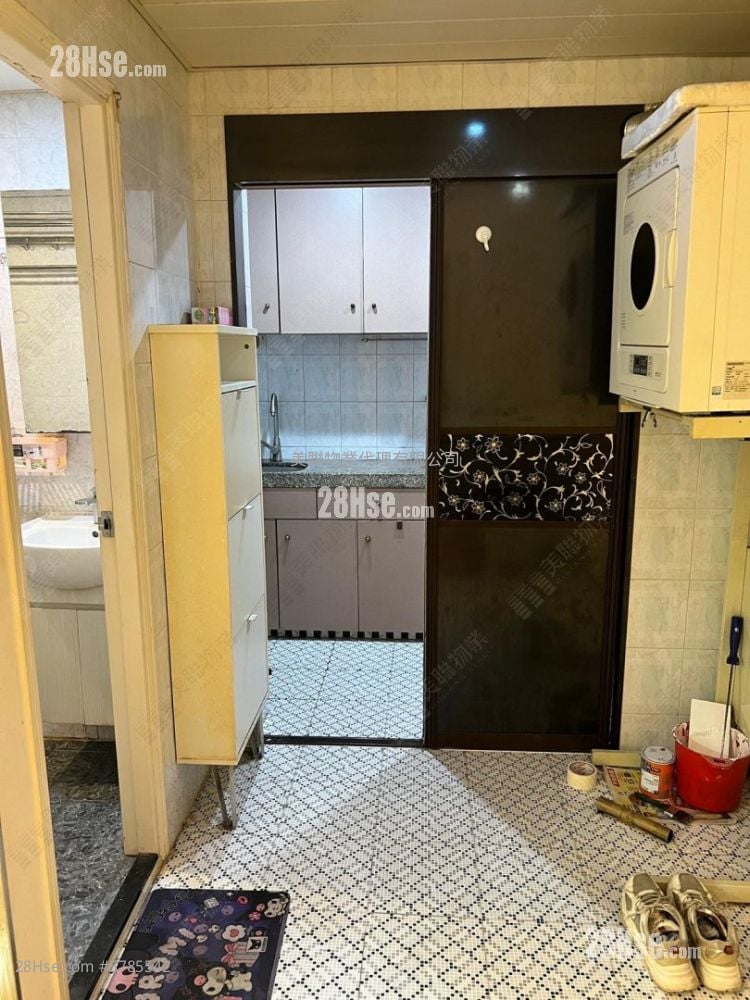 Kwong Ming Court Sell 2 Bedrooms , 1 Bathroom