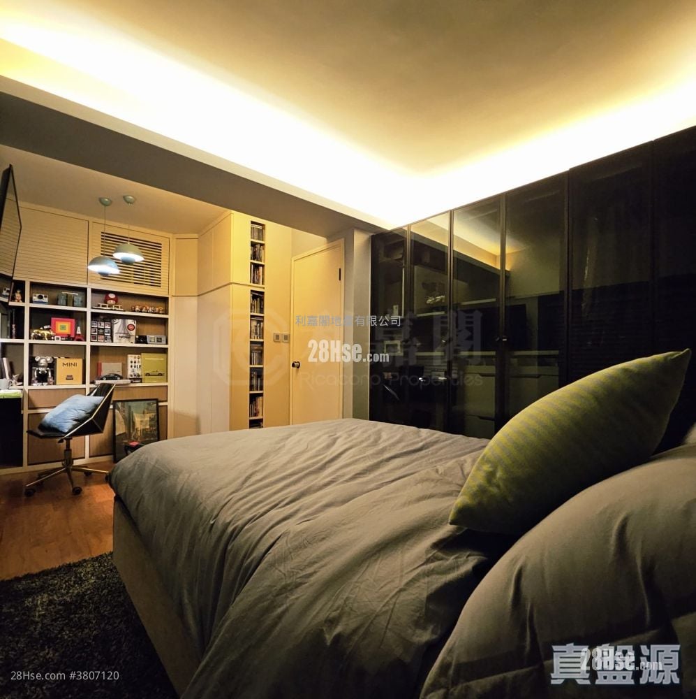 Sun Yuen Long Centre Sell 1 Bedroom , 1 Bathroom 466 ft²