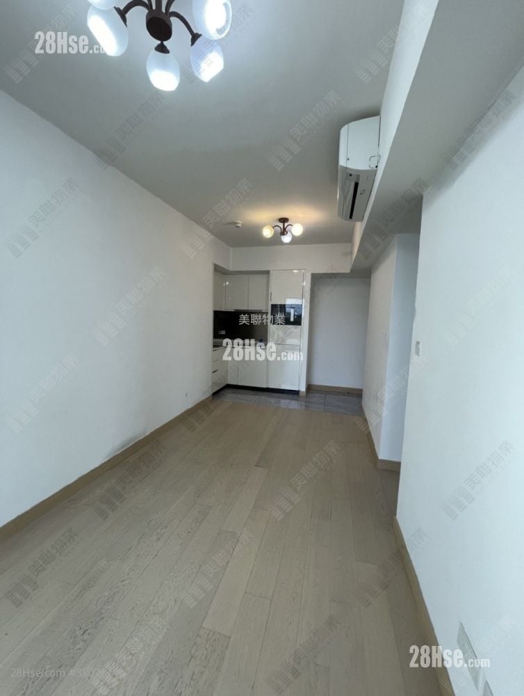 厅: 朗屏8号 售盘 2 房 , 1 浴室 482 平方尺