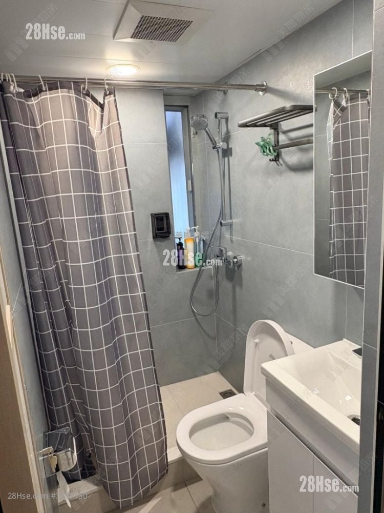 Ching Wah Court Sell 3 Bedrooms , 1 Bathroom 554 ft²