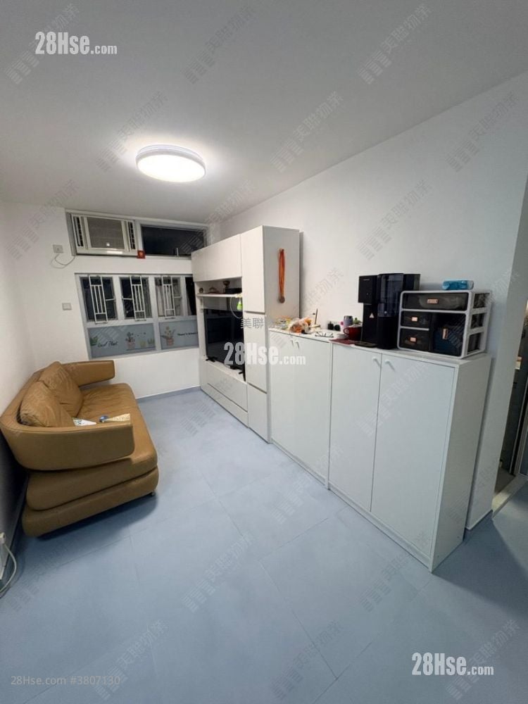 Ching Wah Court Sell 3 Bedrooms , 1 Bathroom 554 ft²