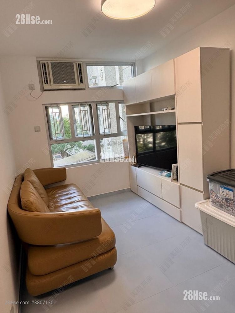 Ching Wah Court Sell 3 Bedrooms , 1 Bathroom 554 ft²