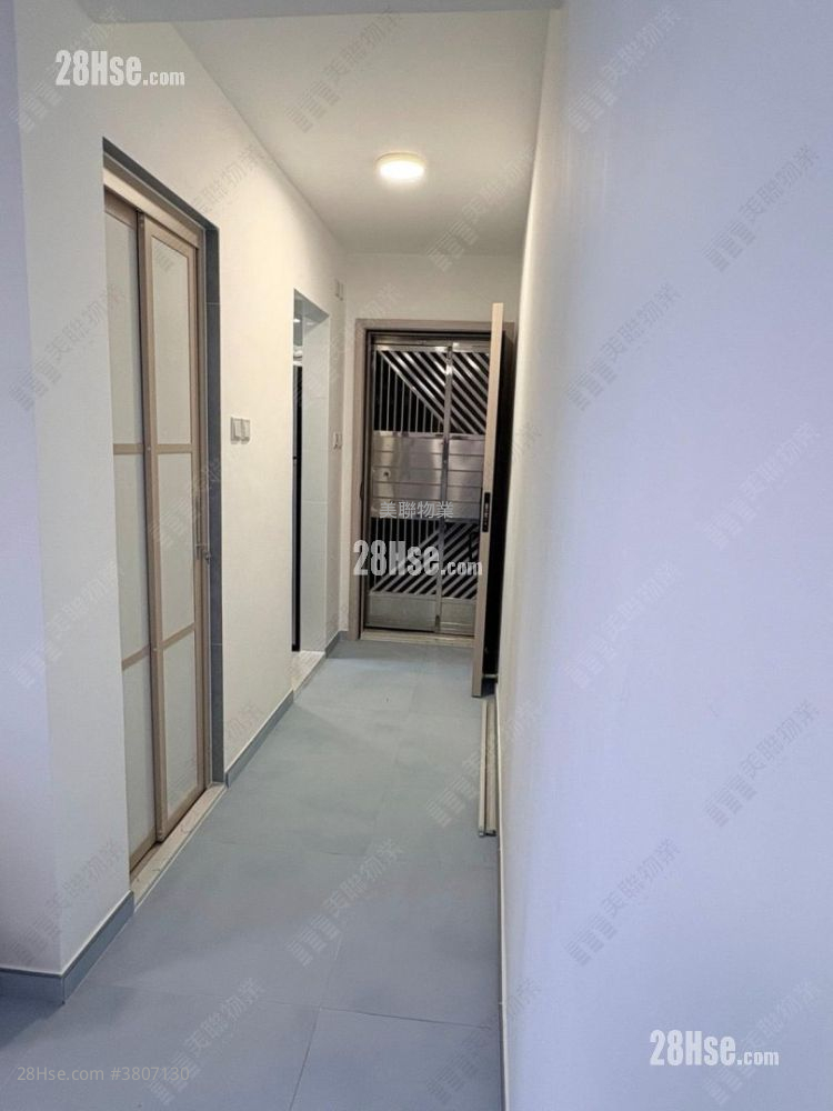 Ching Wah Court Sell 3 Bedrooms , 1 Bathroom 554 ft²