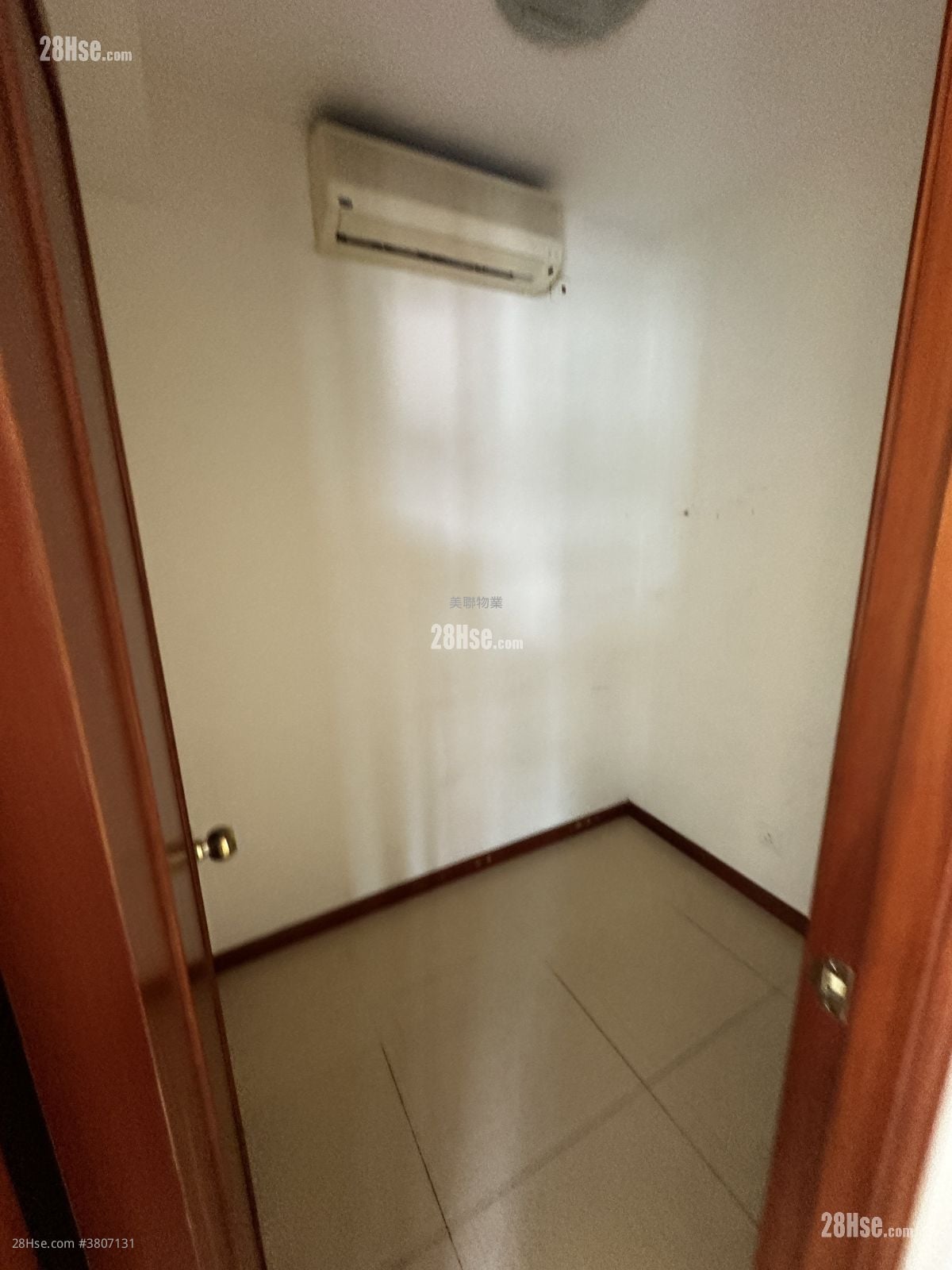 蔚蓝湾畔 售盘 4 房 , 2 浴室 850 平方尺