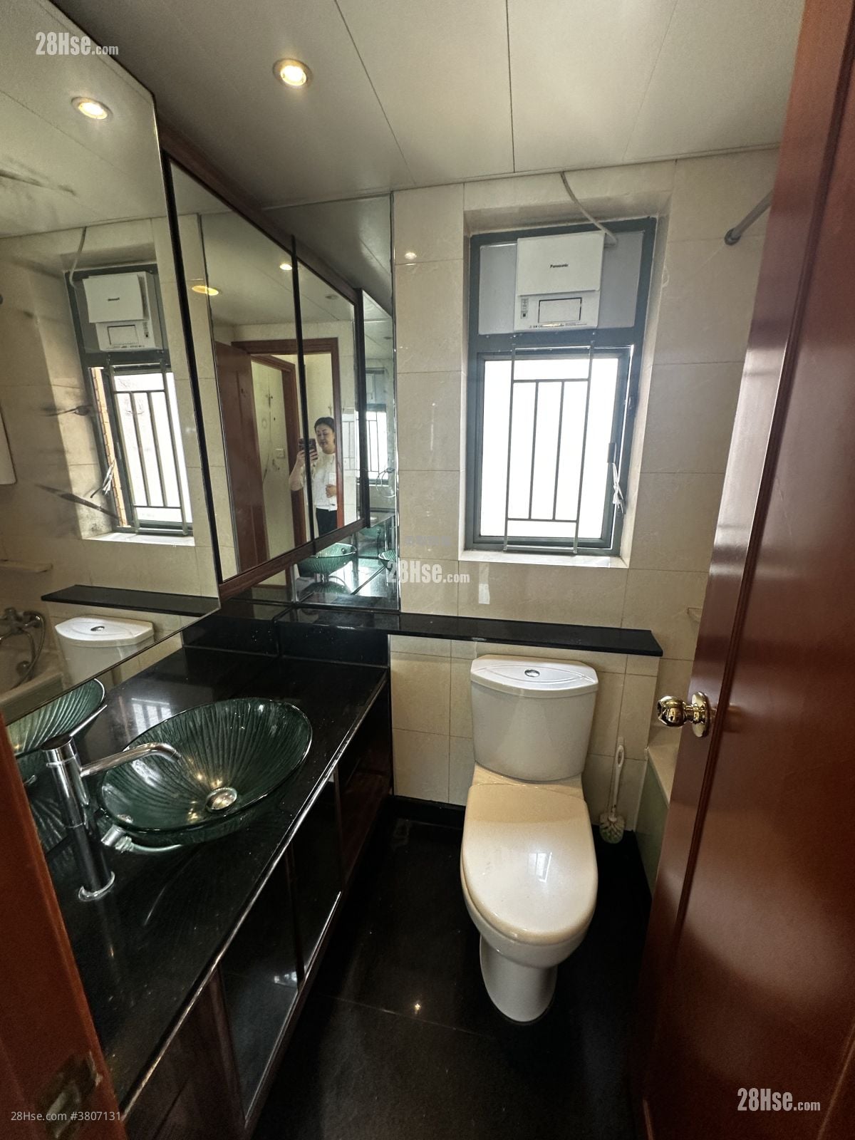 蔚蓝湾畔 售盘 4 房 , 2 浴室 850 平方尺