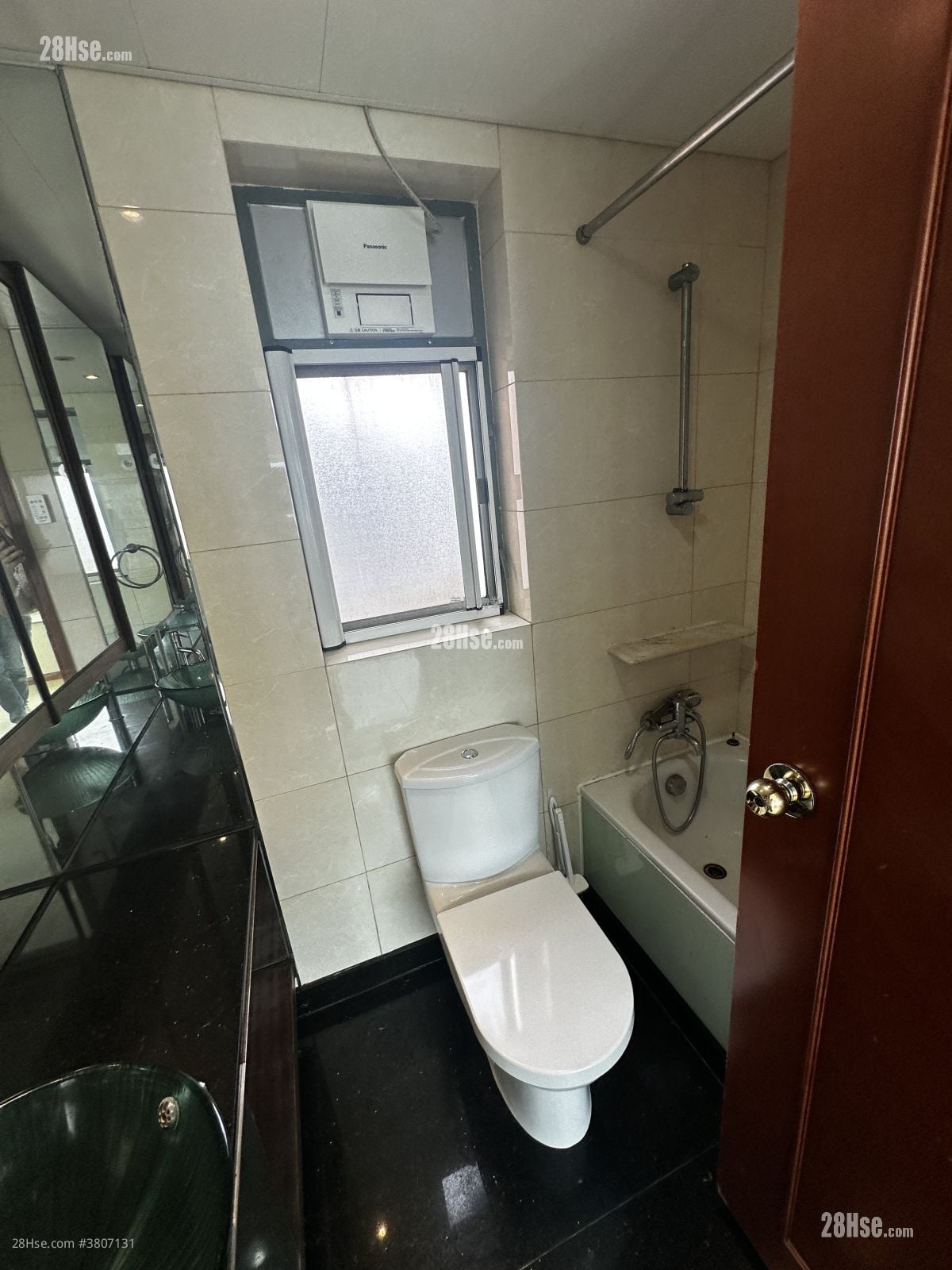 蔚蓝湾畔 售盘 4 房 , 2 浴室 850 平方尺