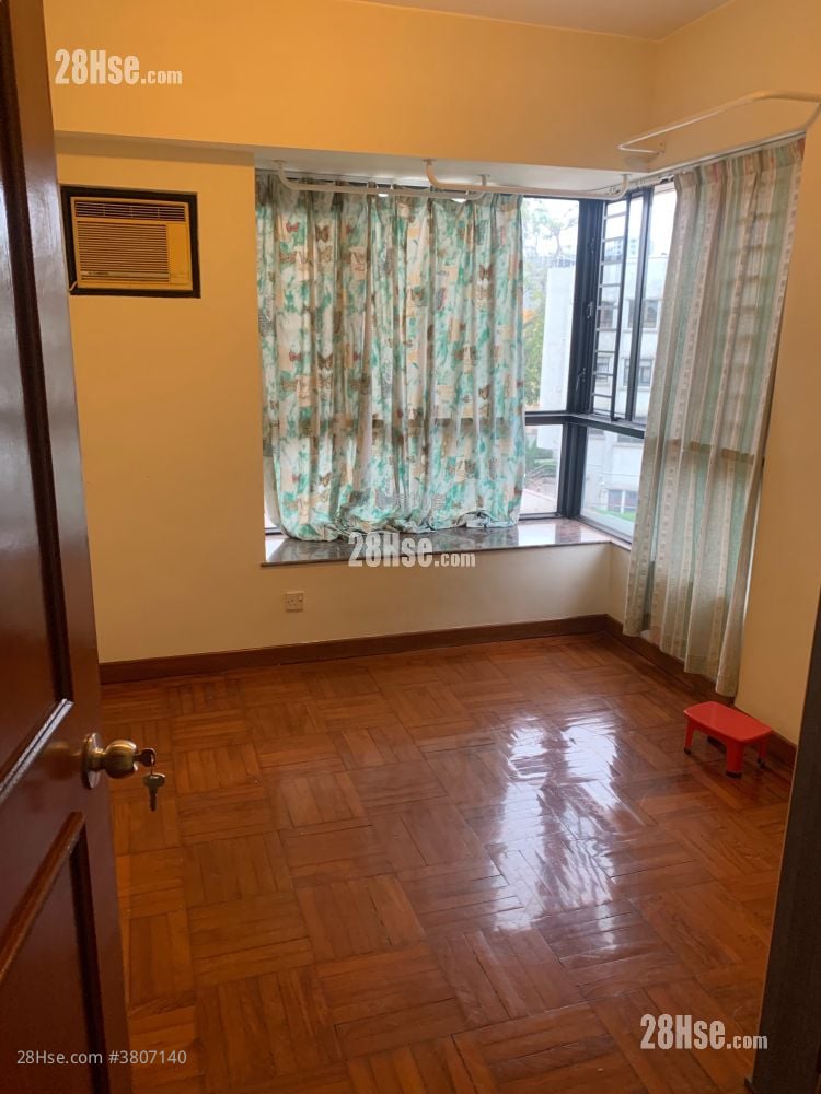 Meadowlands Sell 3 Bedrooms 972 ft²