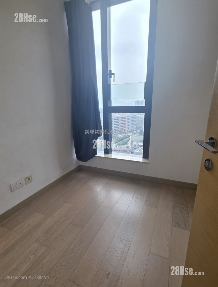 The Grand Marine Rental 3 Bedrooms , 2 Bathrooms 586 ft²