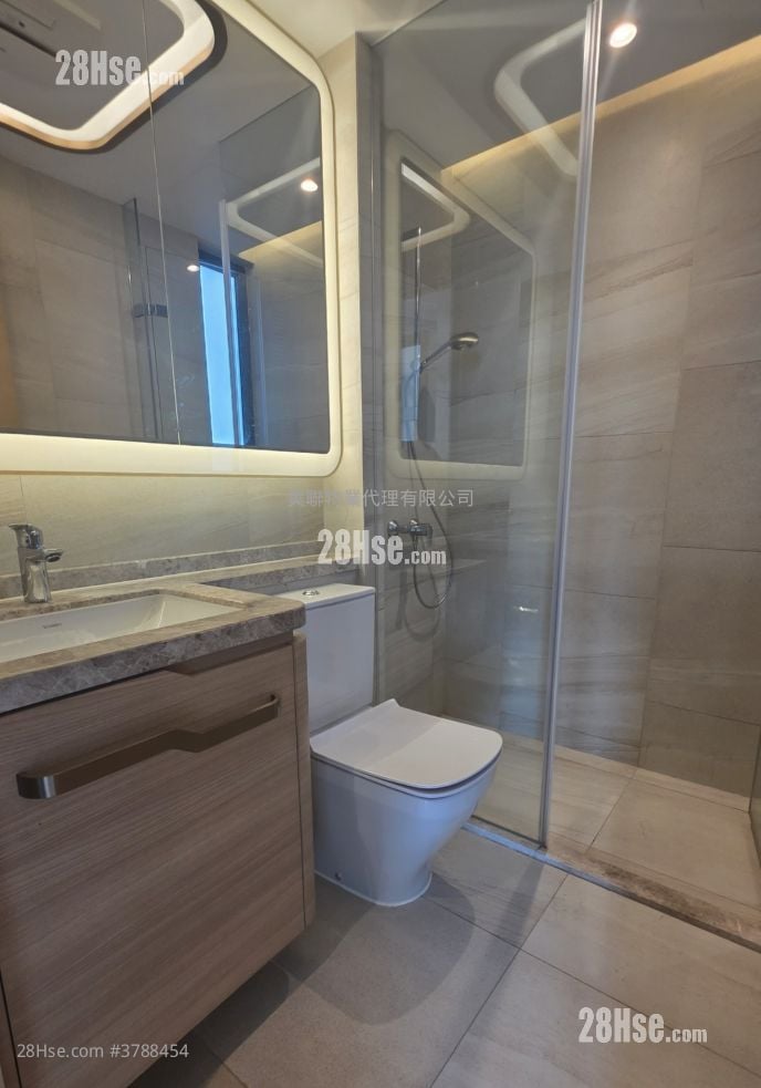 The Grand Marine Rental 3 Bedrooms , 2 Bathrooms 586 ft²