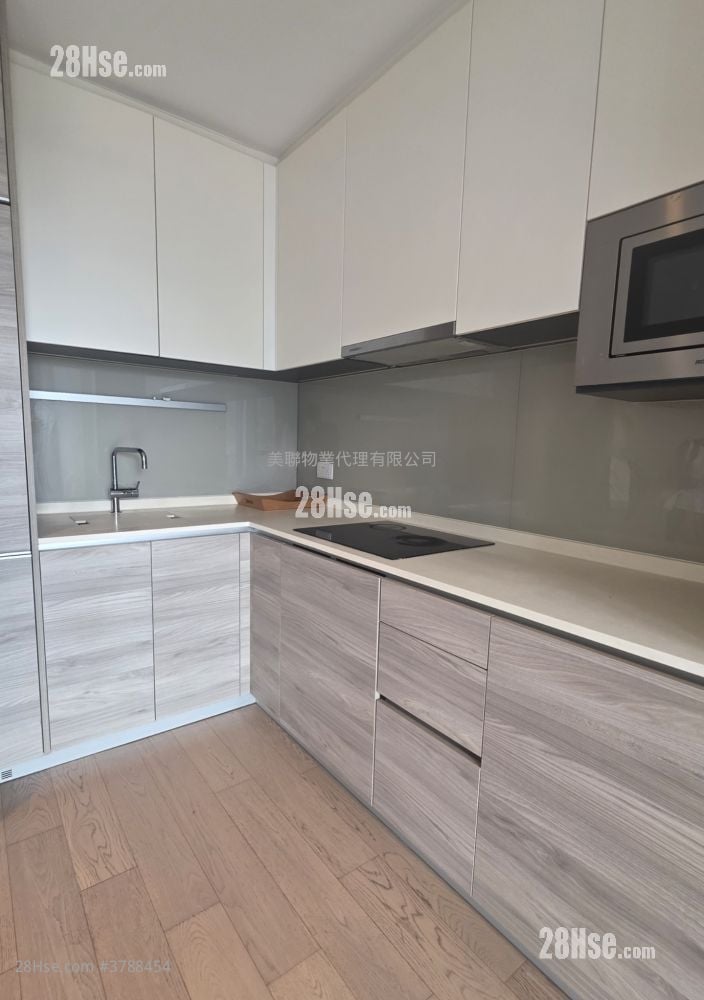 The Grand Marine Rental 3 Bedrooms , 2 Bathrooms 586 ft²