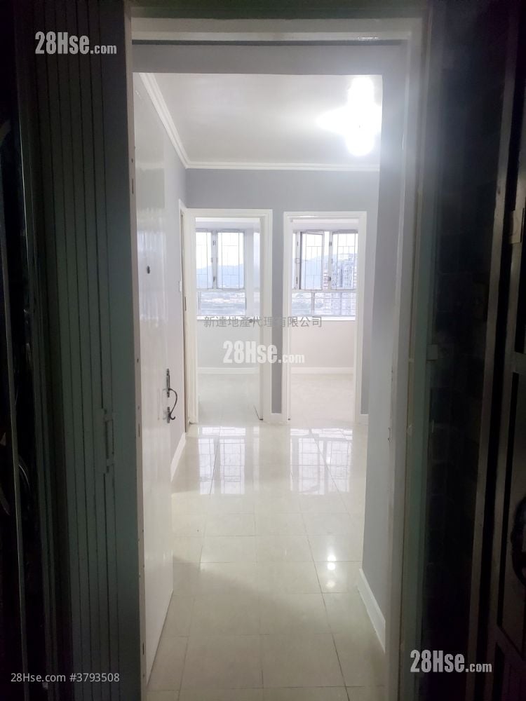 Ho Wang Building Sell 2 Bedrooms , 1 Bathroom 305 ft²