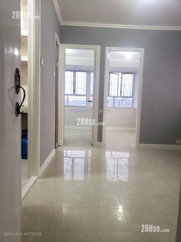 Ho Wang Building Sell 2 Bedrooms , 1 Bathroom 305 ft²