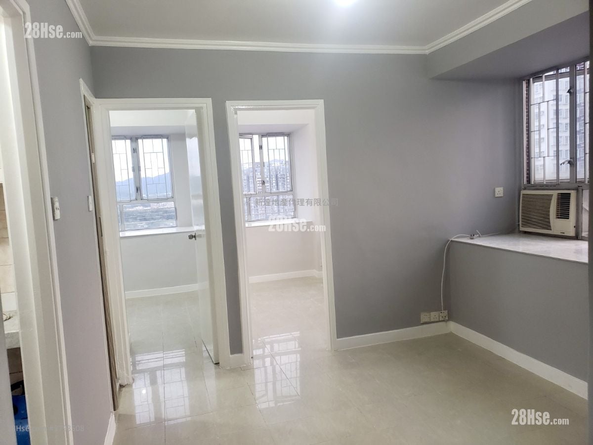 Ho Wang Building Sell 2 Bedrooms , 1 Bathroom 305 ft²