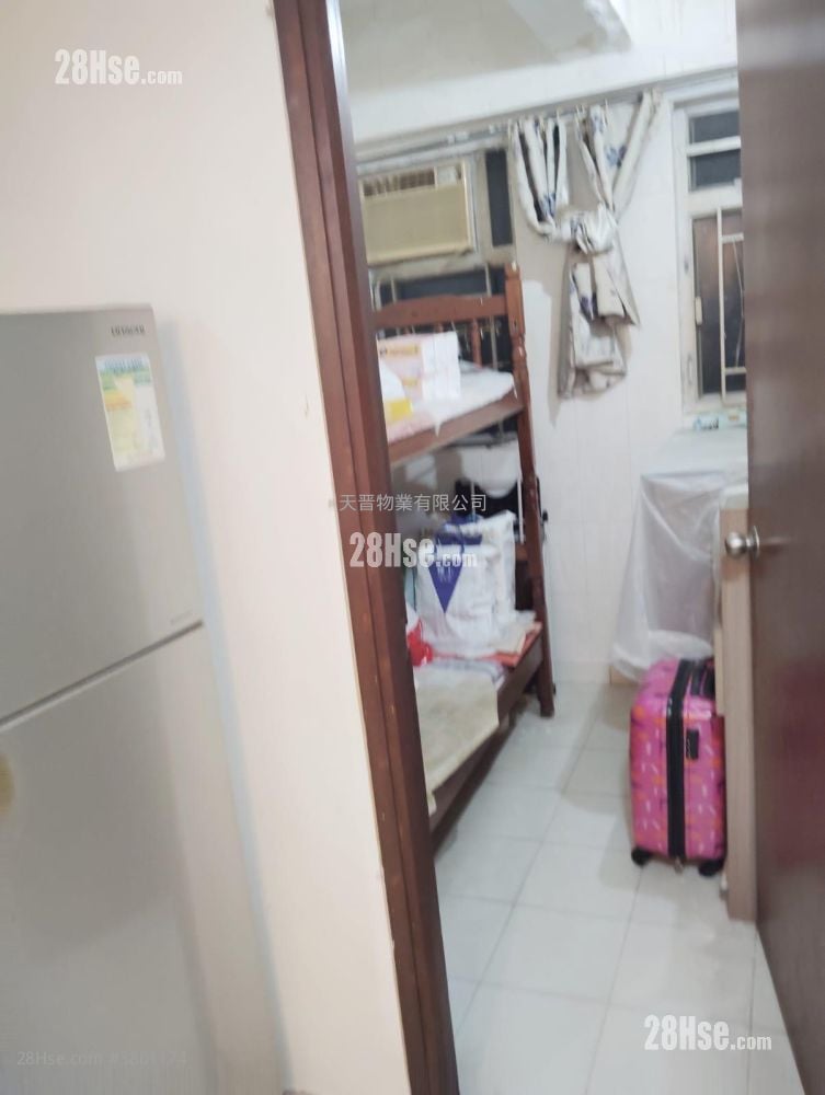 Whampoa Building Sell 3 Bedrooms , 1 Bathroom 334 ft²