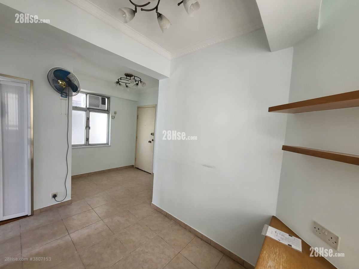 Tak Bo Garden Rental 265 ft²