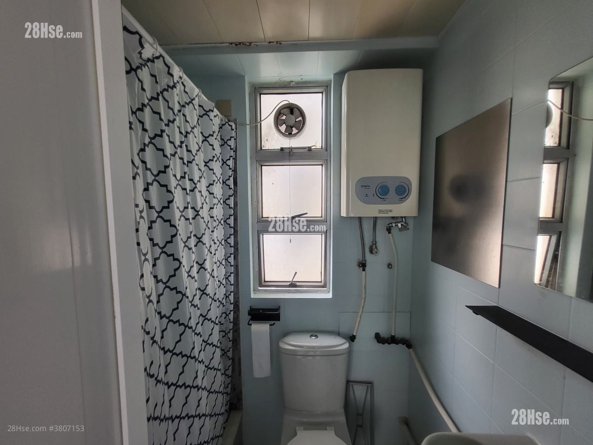 Tak Bo Garden Rental 265 ft²