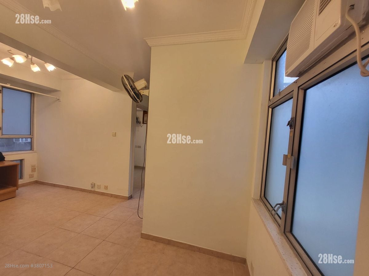 Tak Bo Garden Rental 265 ft²