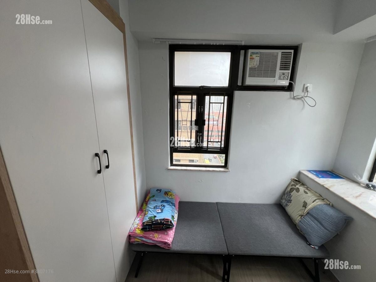 Wai Wah Centre Rental 2 Bedrooms , 1 Bathroom 358 ft²