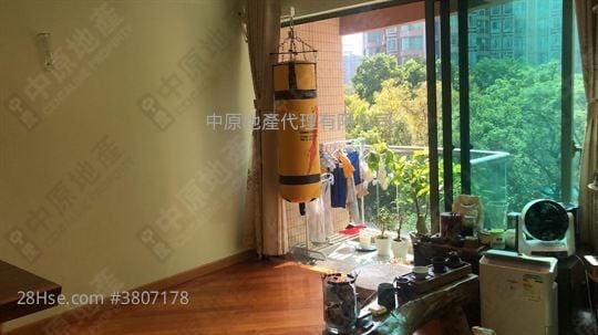 Woodland Crest Sell 3 Bedrooms 942 ft²