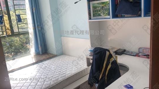 Woodland Crest Sell 3 Bedrooms 942 ft²