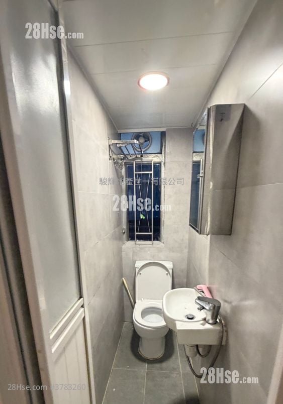 Windsor Mansion Rental 3 Bedrooms , 3 Bathrooms 534 ft²