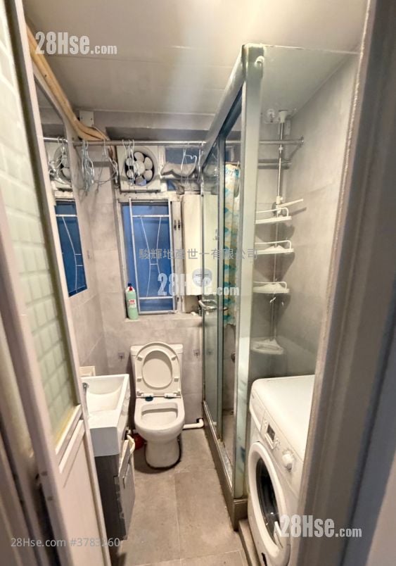 Windsor Mansion Rental 3 Bedrooms , 3 Bathrooms 534 ft²