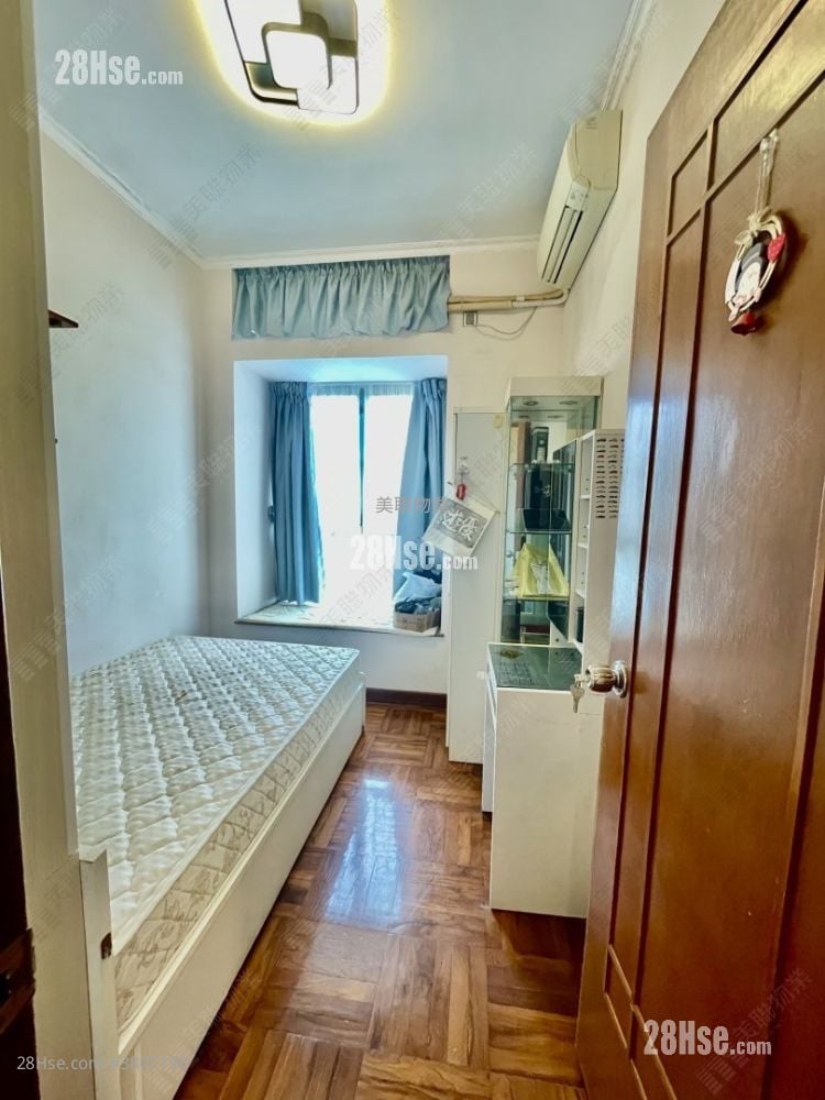 Woodland Crest Sell 3 Bedrooms 942 ft²