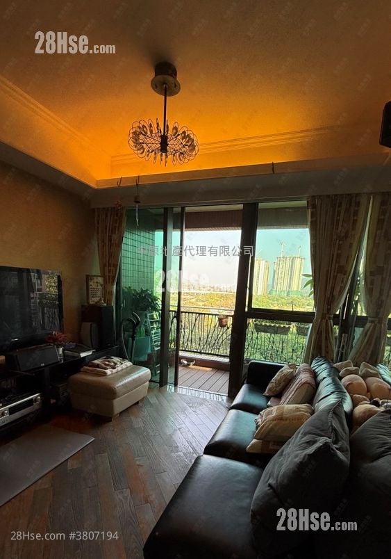 Noble Hill Sell 4 Bedrooms , 2 Bathrooms 872 ft²