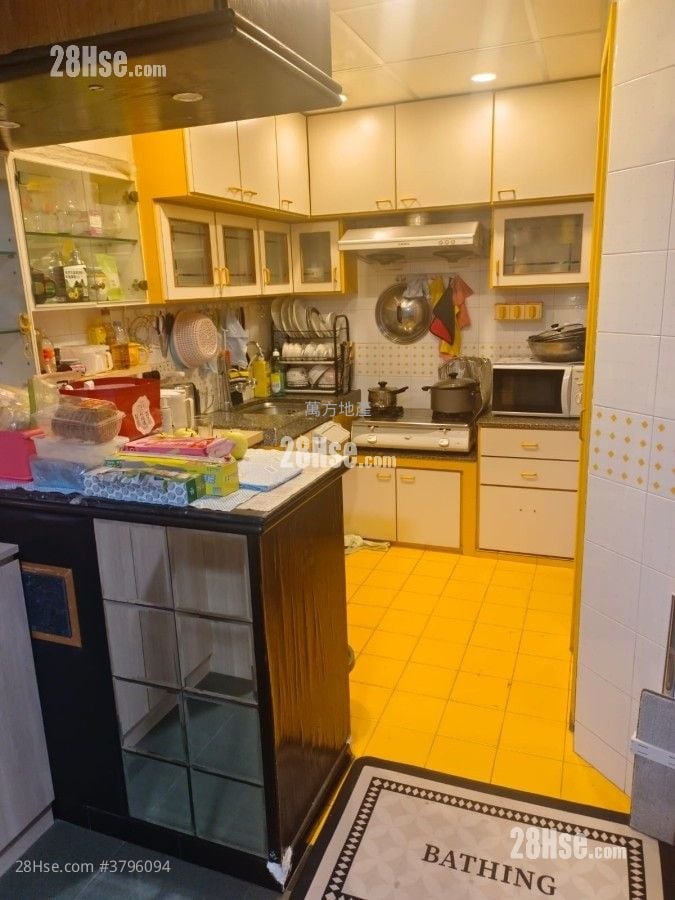 Kwong Lam Court Sell 2 Bedrooms , 1 Bathroom 441 ft²