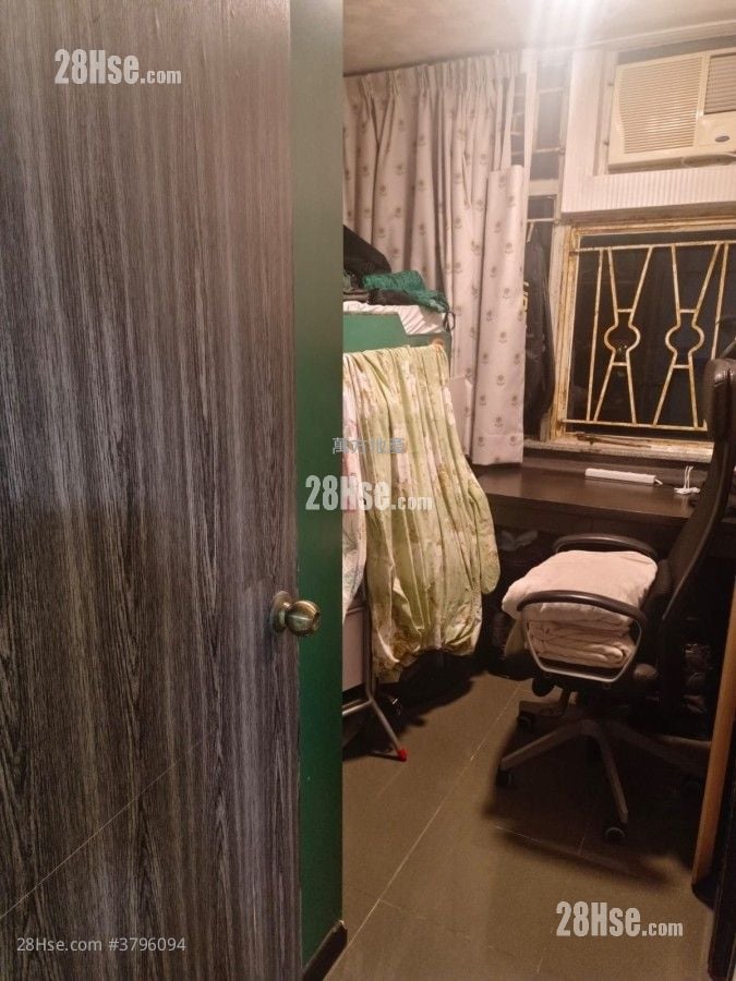 Kwong Lam Court Sell 2 Bedrooms , 1 Bathroom 441 ft²