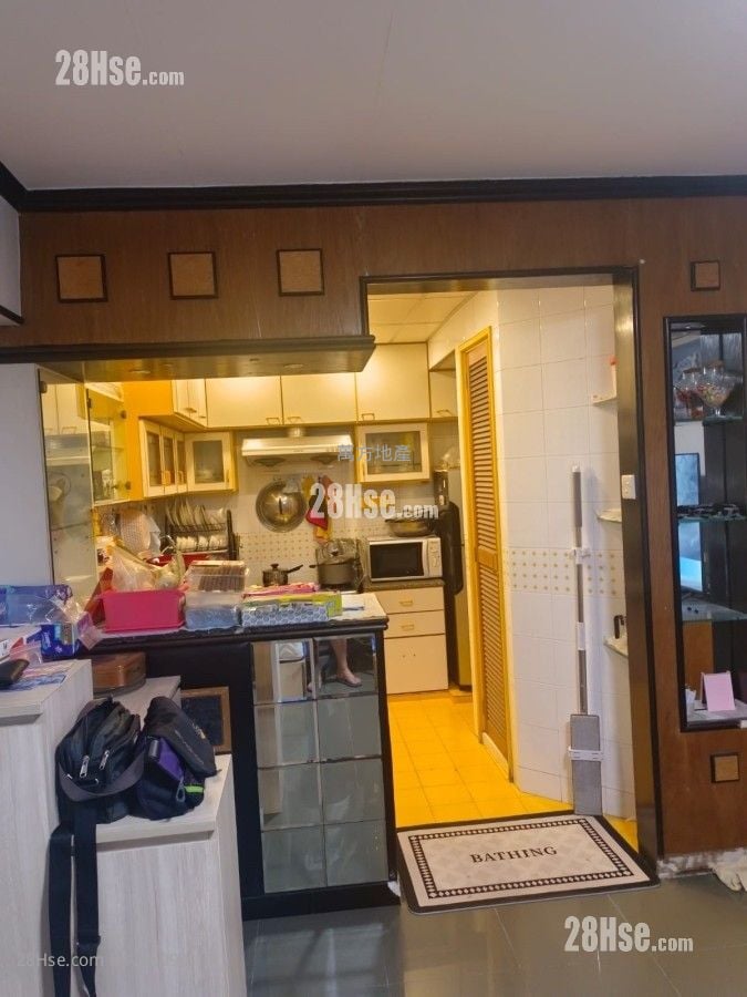 Kwong Lam Court Sell 2 Bedrooms , 1 Bathroom 441 ft²