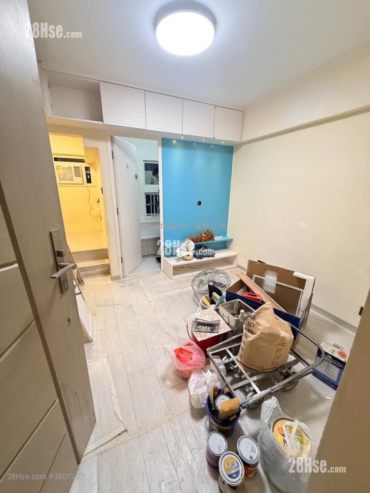 Hand Wai Court Rental 2 Bedrooms , 1 Bathroom 299 ft²