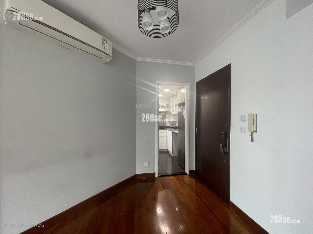 Summit Terrace Sell 2 Bedrooms , 1 Bathroom 424 ft²