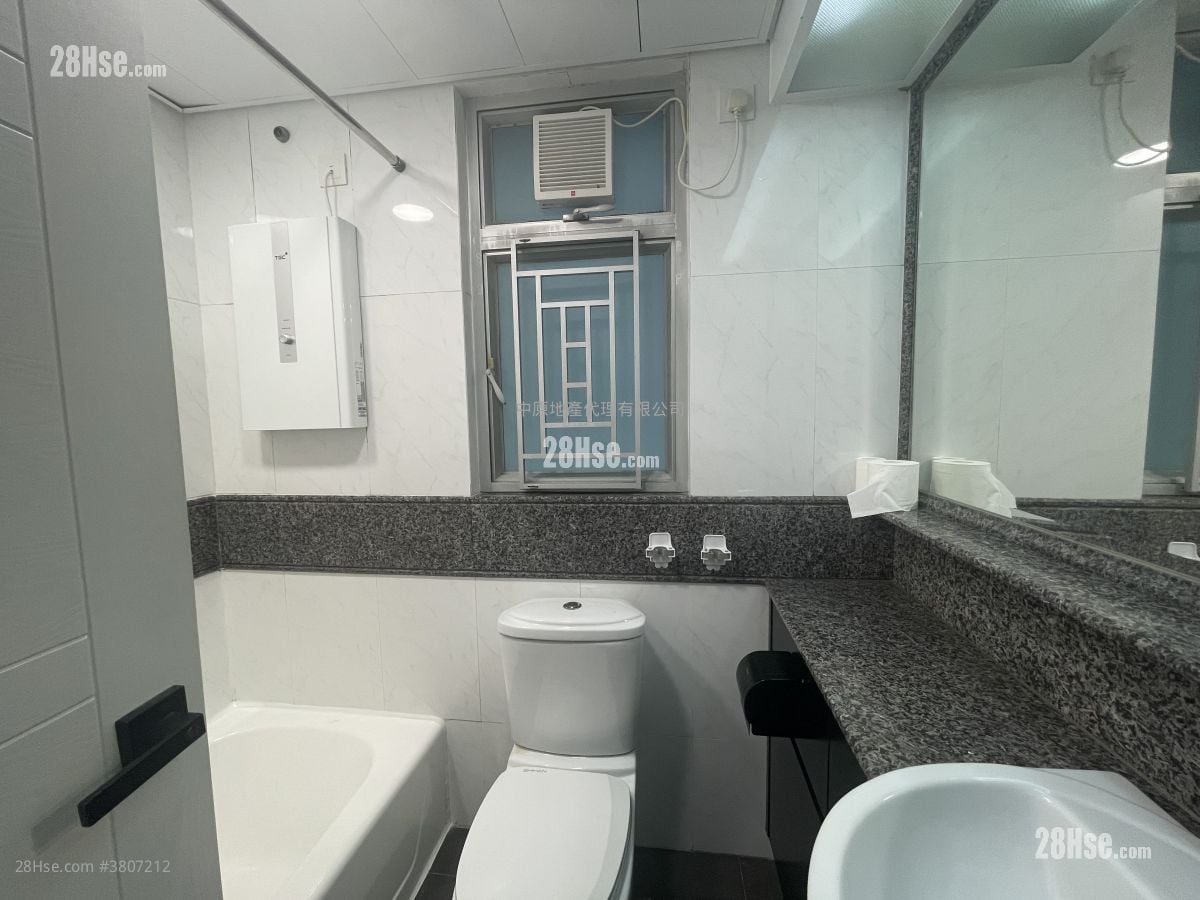 Summit Terrace Sell 2 Bedrooms , 1 Bathroom 424 ft²