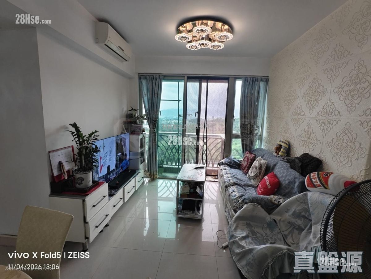 Uptown Sell 3 Bedrooms , 2 Bathrooms 756 ft²