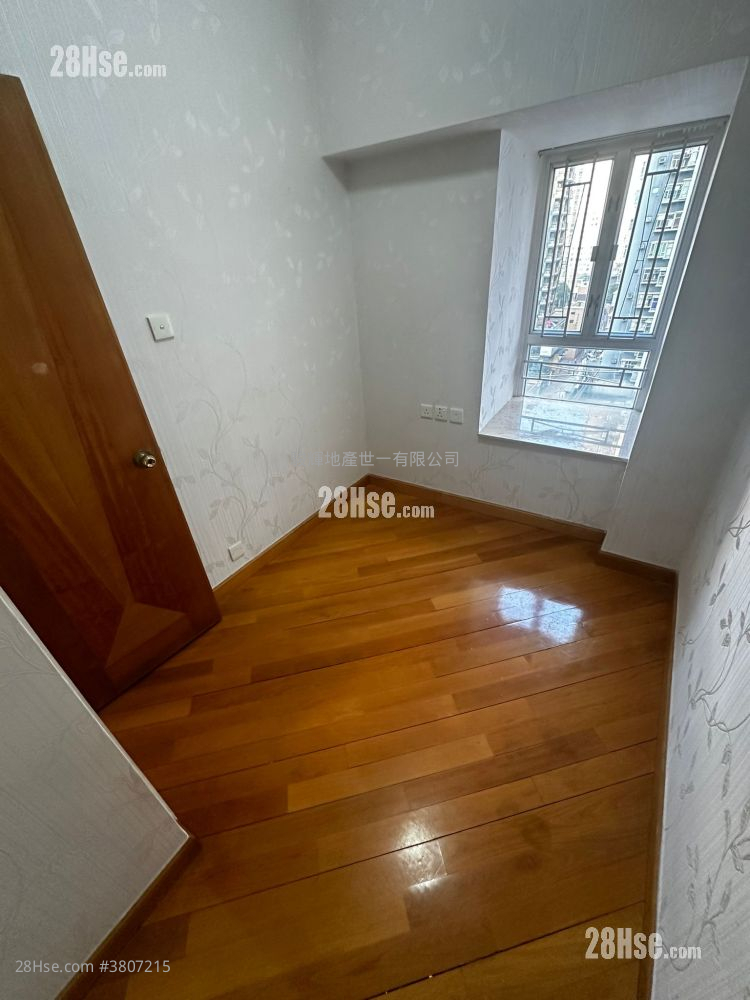 Foo Tat Building Rental 2 Bedrooms , 1 Bathroom 306 ft²